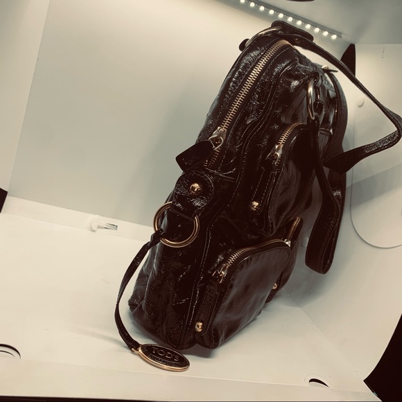 Tods patent leather T-Bag. The original T-Bag.. - Picture 11 of 16